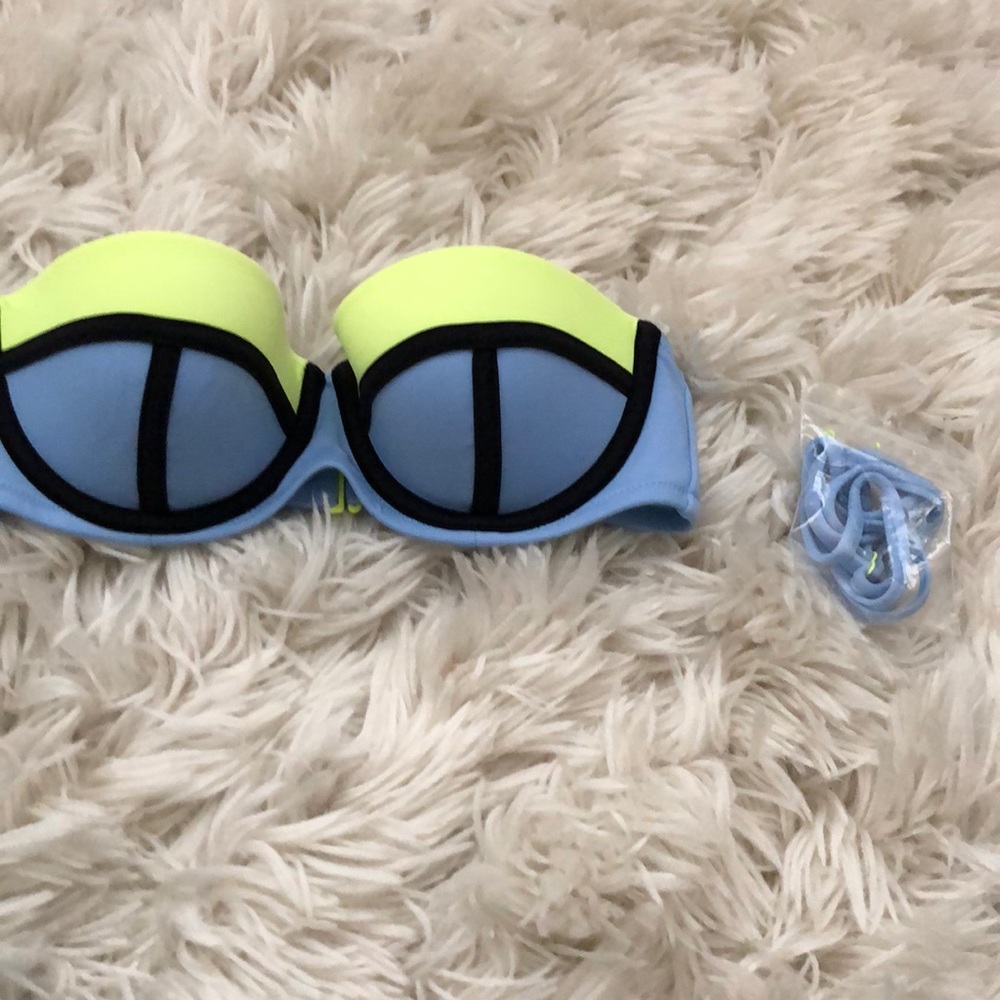 Victoria secret bikini top . Size 32C